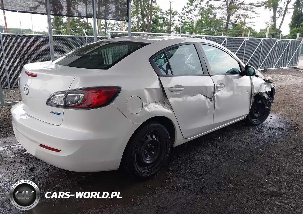 2013 Mazda Mazda3 I Sport VIN:JM1BL1UP5D1800614 - 4