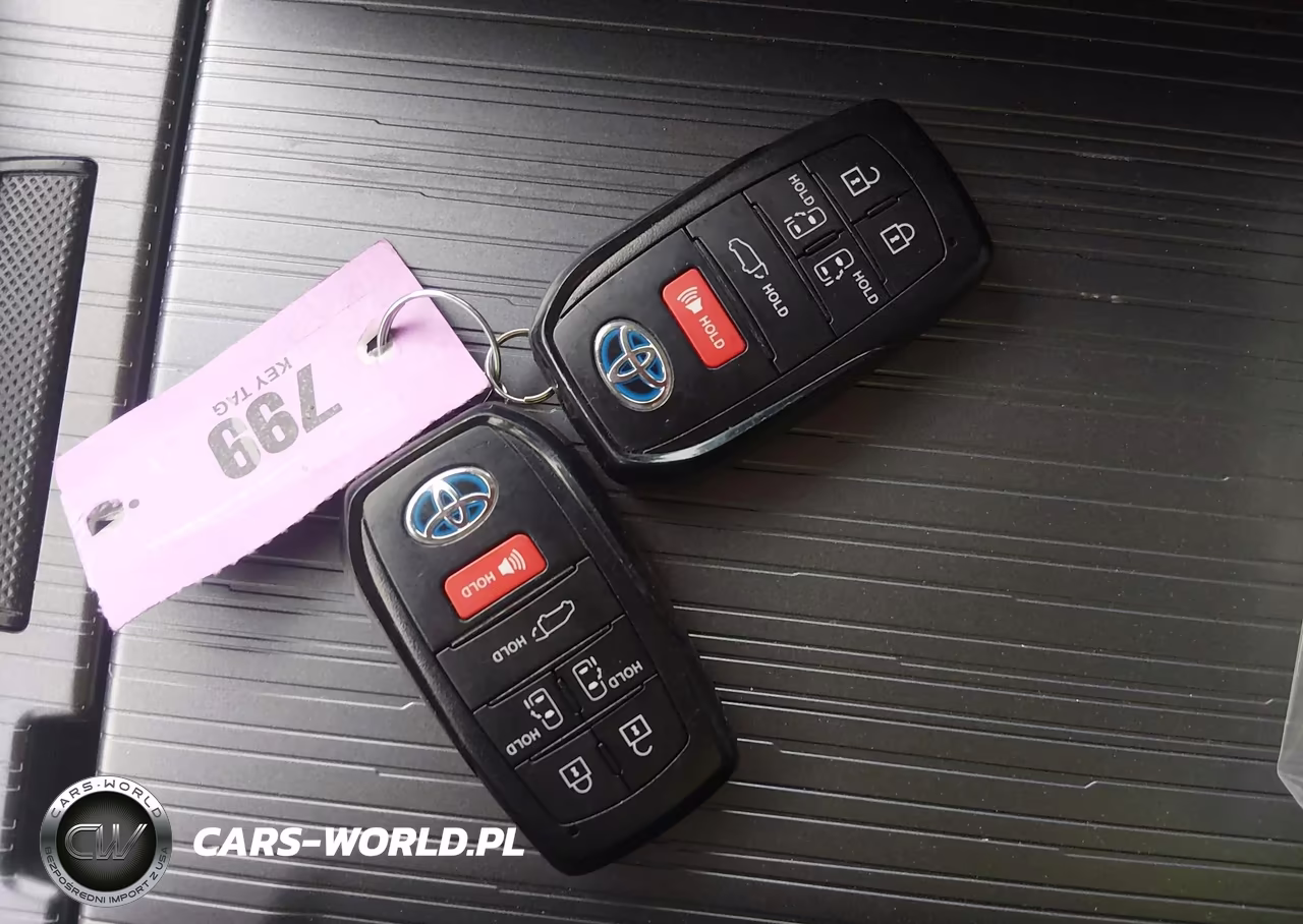 2025 Toyota Sienna Xle VIN:5TDJRKEC2SS248100 - 11