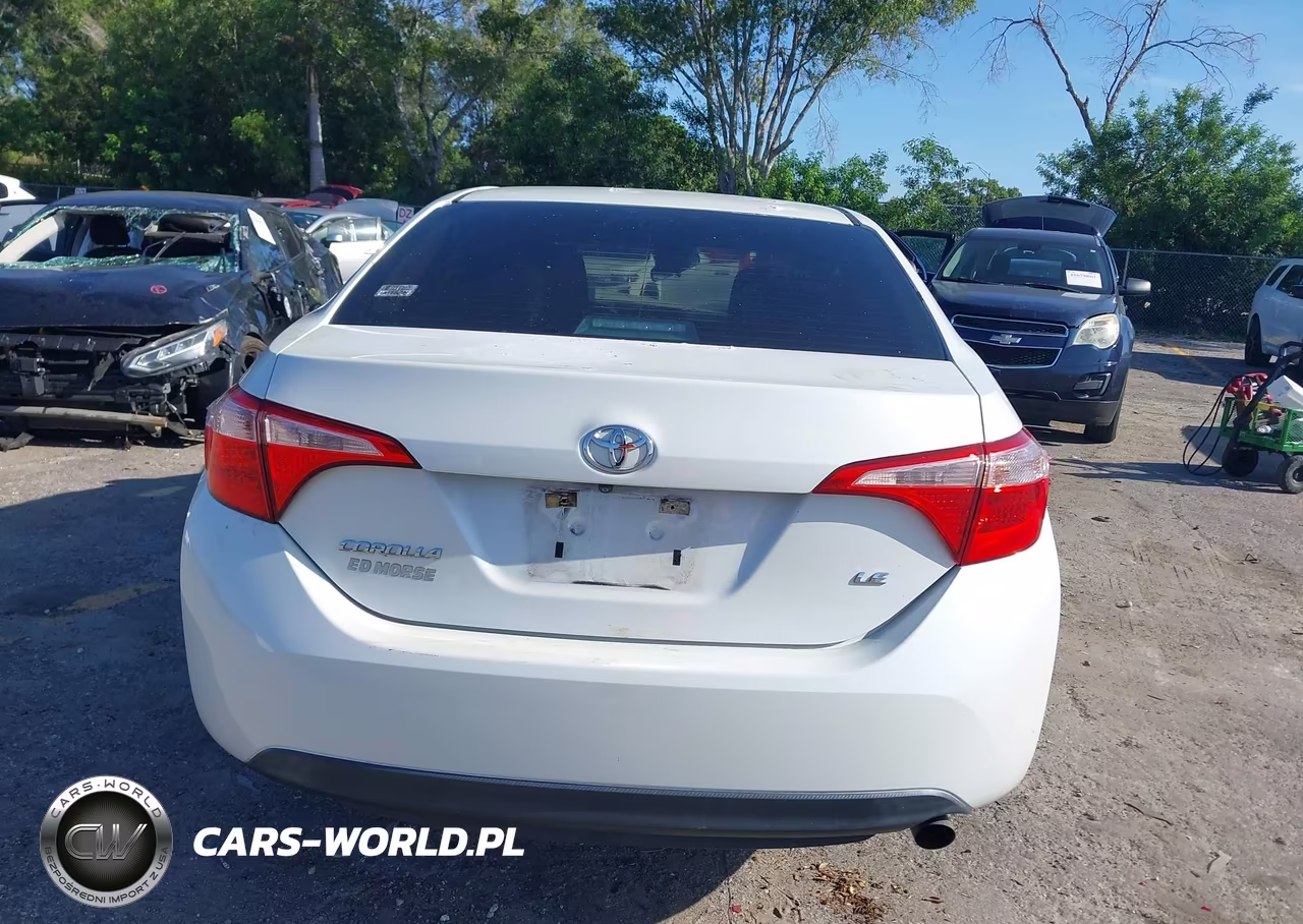2017 Toyota Corolla Le VIN:5YFBURHEXHP607297 - 17