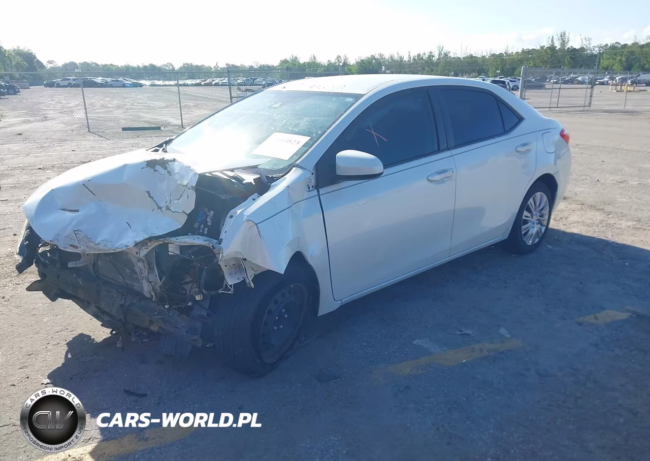 2017 Toyota Corolla Le VIN:5YFBURHEXHP607297 - 2