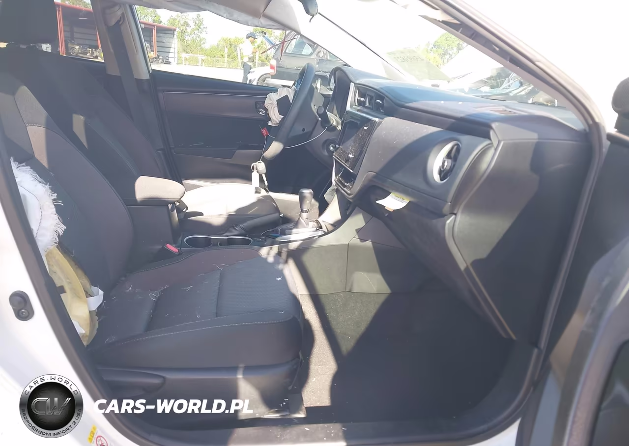 2017 Toyota Corolla Le VIN:5YFBURHEXHP607297 - 5