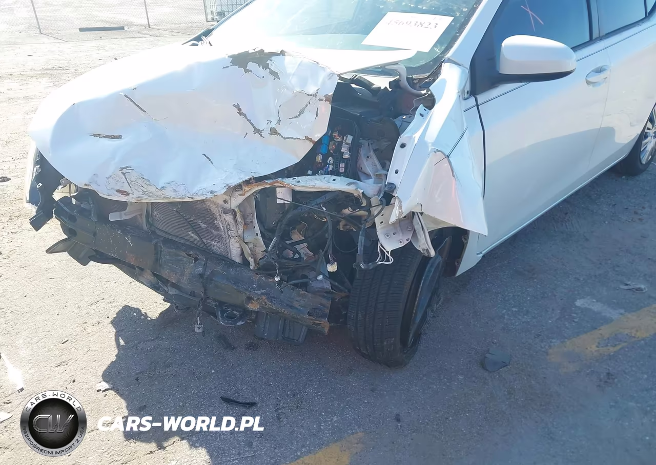 2017 Toyota Corolla Le VIN:5YFBURHEXHP607297 - 6