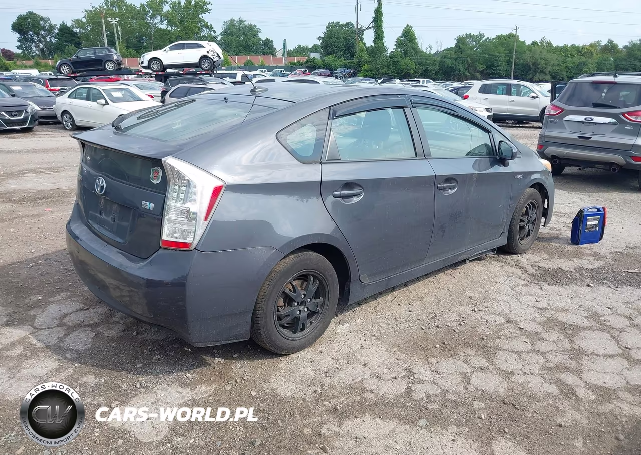 2010 Toyota Prius Iii VIN:JTDKN3DU7A5115773 - 4