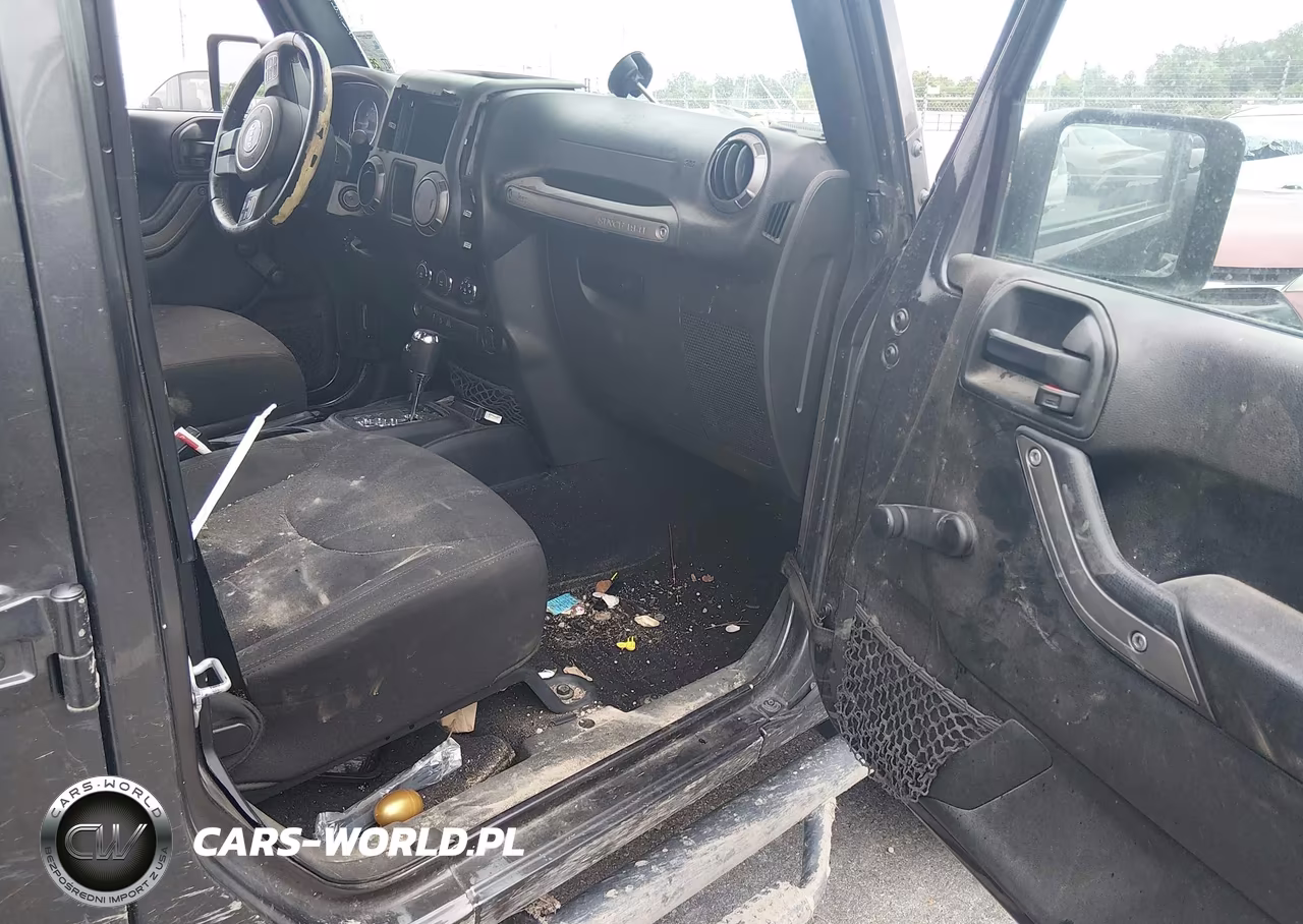 2018 Jeep Wrangler Jk Unlimited Sport 4X4 VIN:1C4BJWDG4JL834773 - 5
