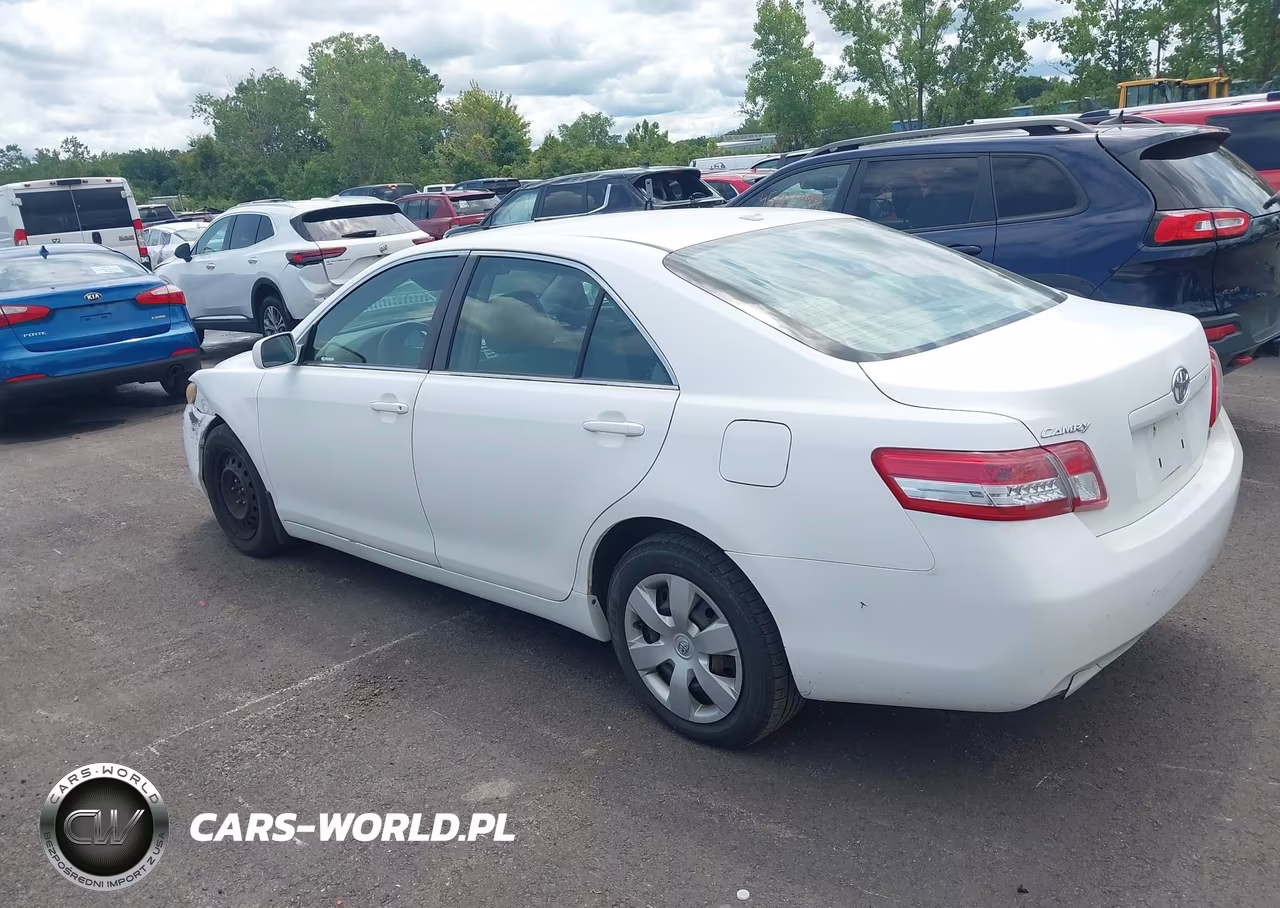 2011 Toyota Camry Le VIN:4T1BF3EKXBU648519 - 3