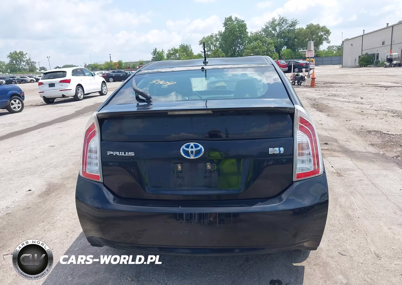 2014 Toyota Prius Two VIN:JTDKN3DU5E1798280 - 16