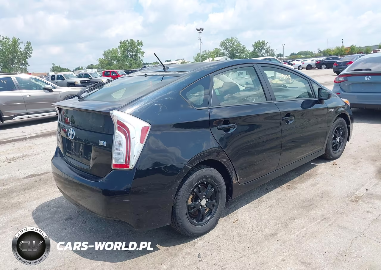 2014 Toyota Prius Two VIN:JTDKN3DU5E1798280 - 4