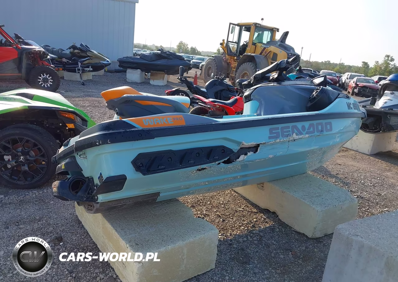 2024 Seadoo Wake Pro 230 VIN:YDV91779F424 - 4