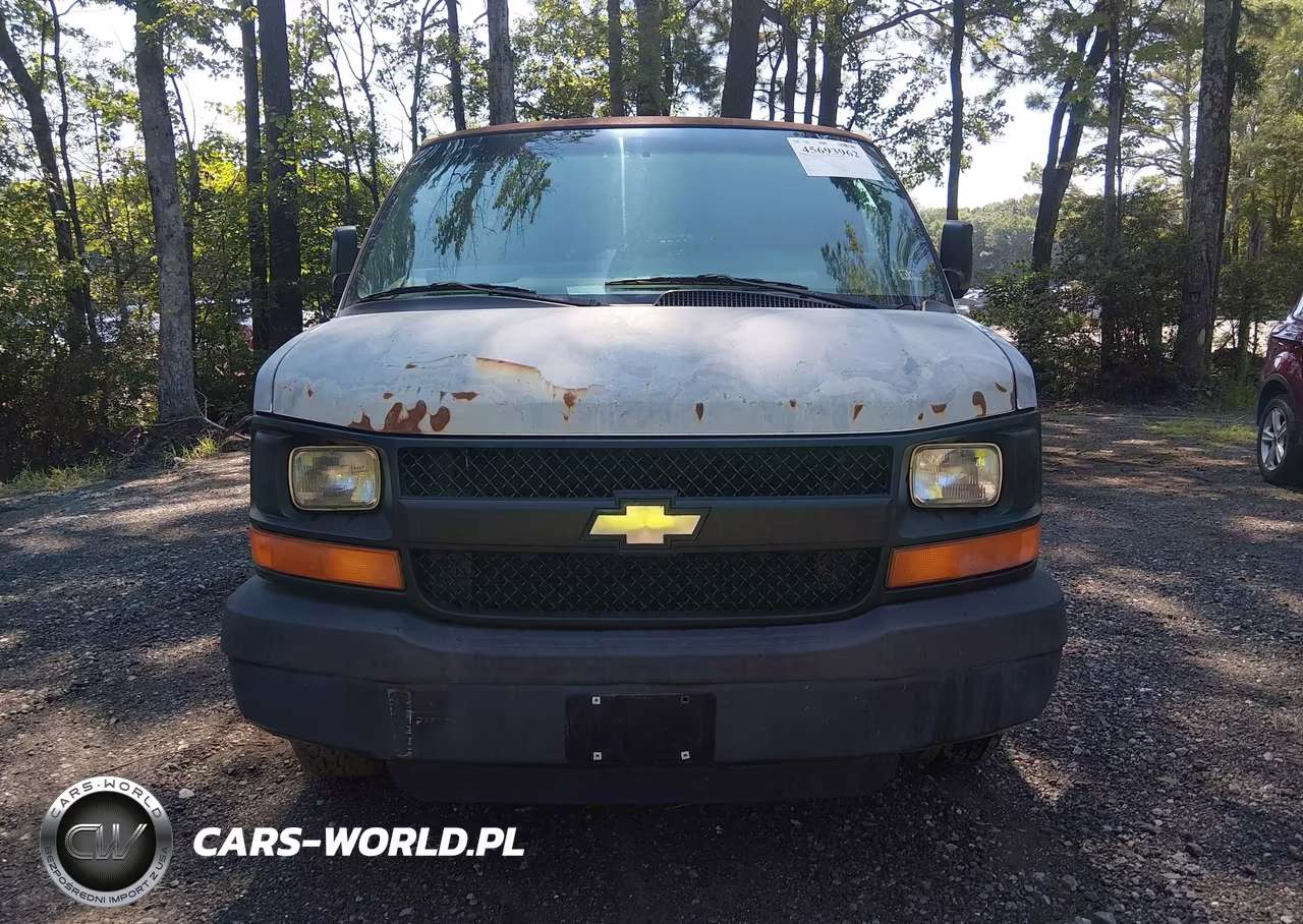 2004 Chevrolet Express VIN:1GCHG35U241136027 - 11