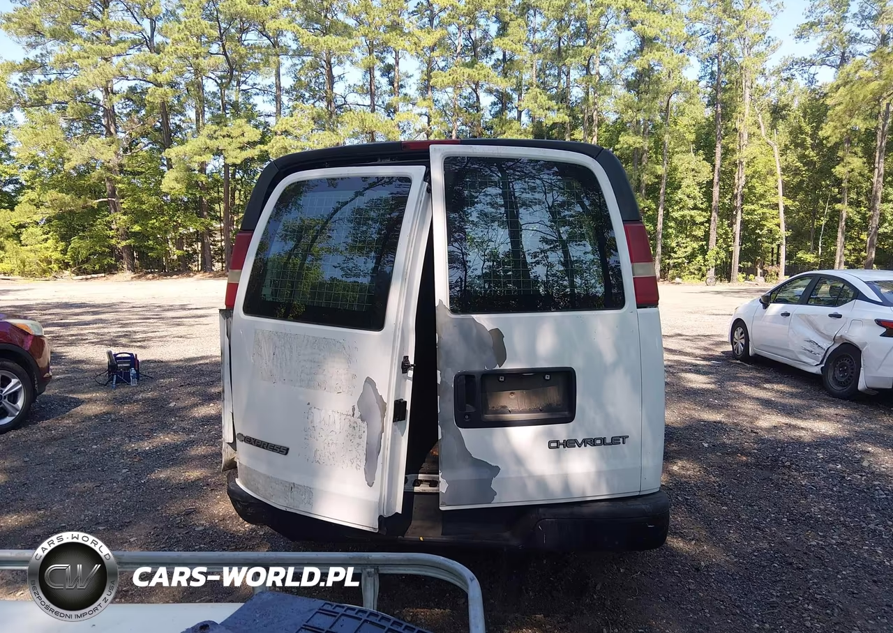 2004 Chevrolet Express VIN:1GCHG35U241136027 - 15