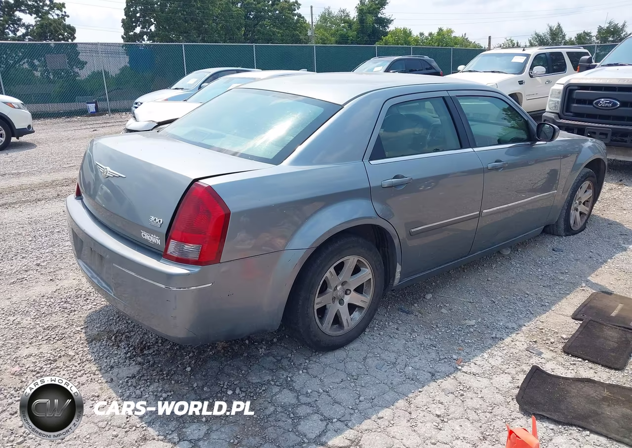 2007 Chrysler 300 Touring VIN:2C3KA53G77H759539 - 4