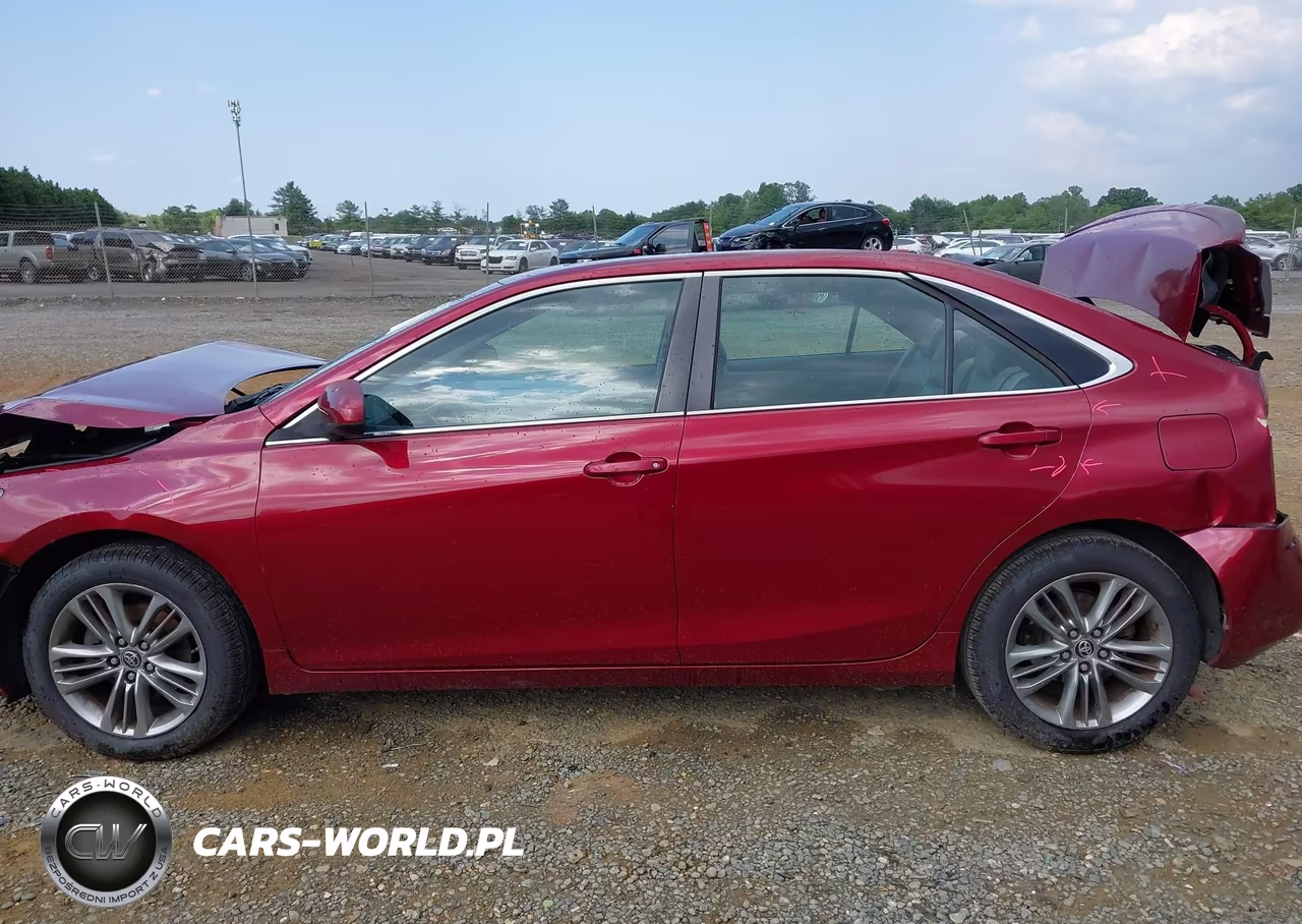 2015 Toyota Camry Se VIN:4T1BF1FK3FU945141 - 15
