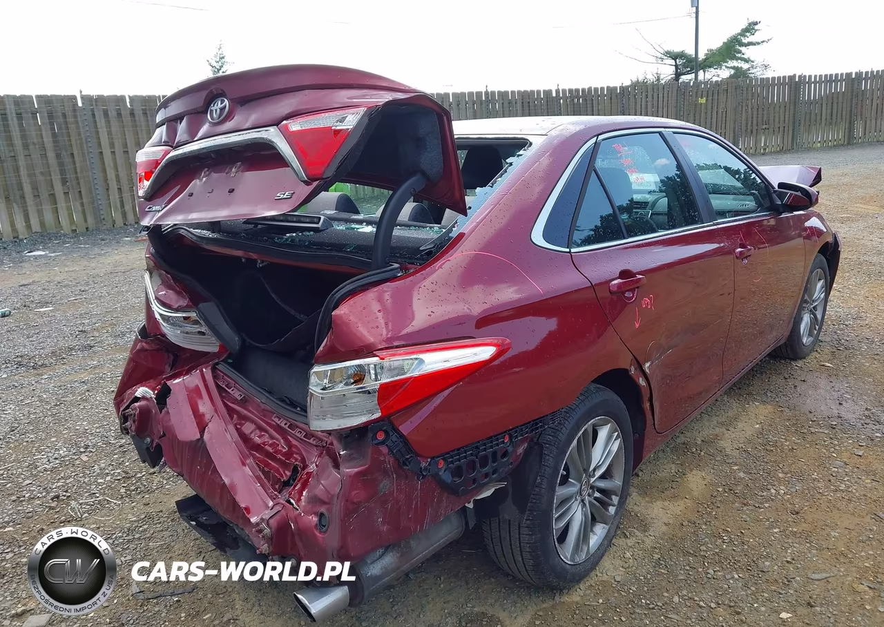 2015 Toyota Camry Se VIN:4T1BF1FK3FU945141 - 4
