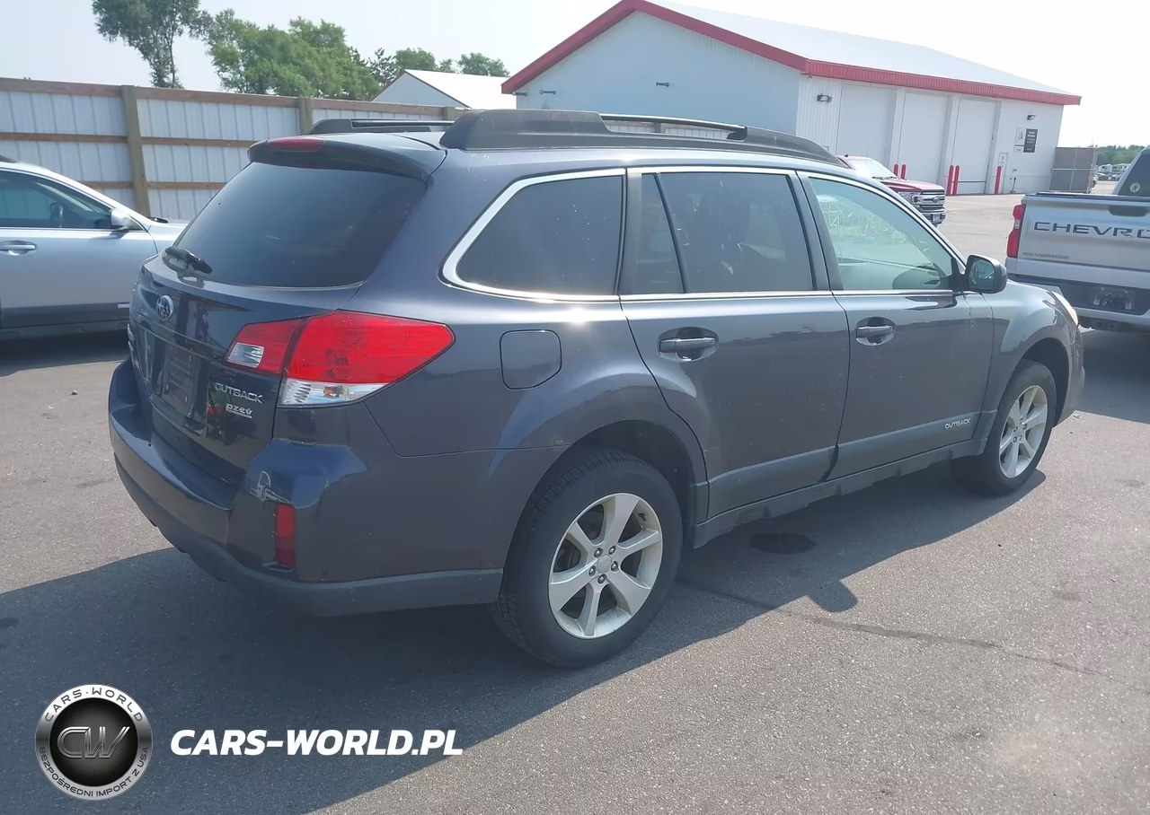 2013 Subaru Outback 2.5I Premium VIN:4S4BRBCC1D3313431 - 4