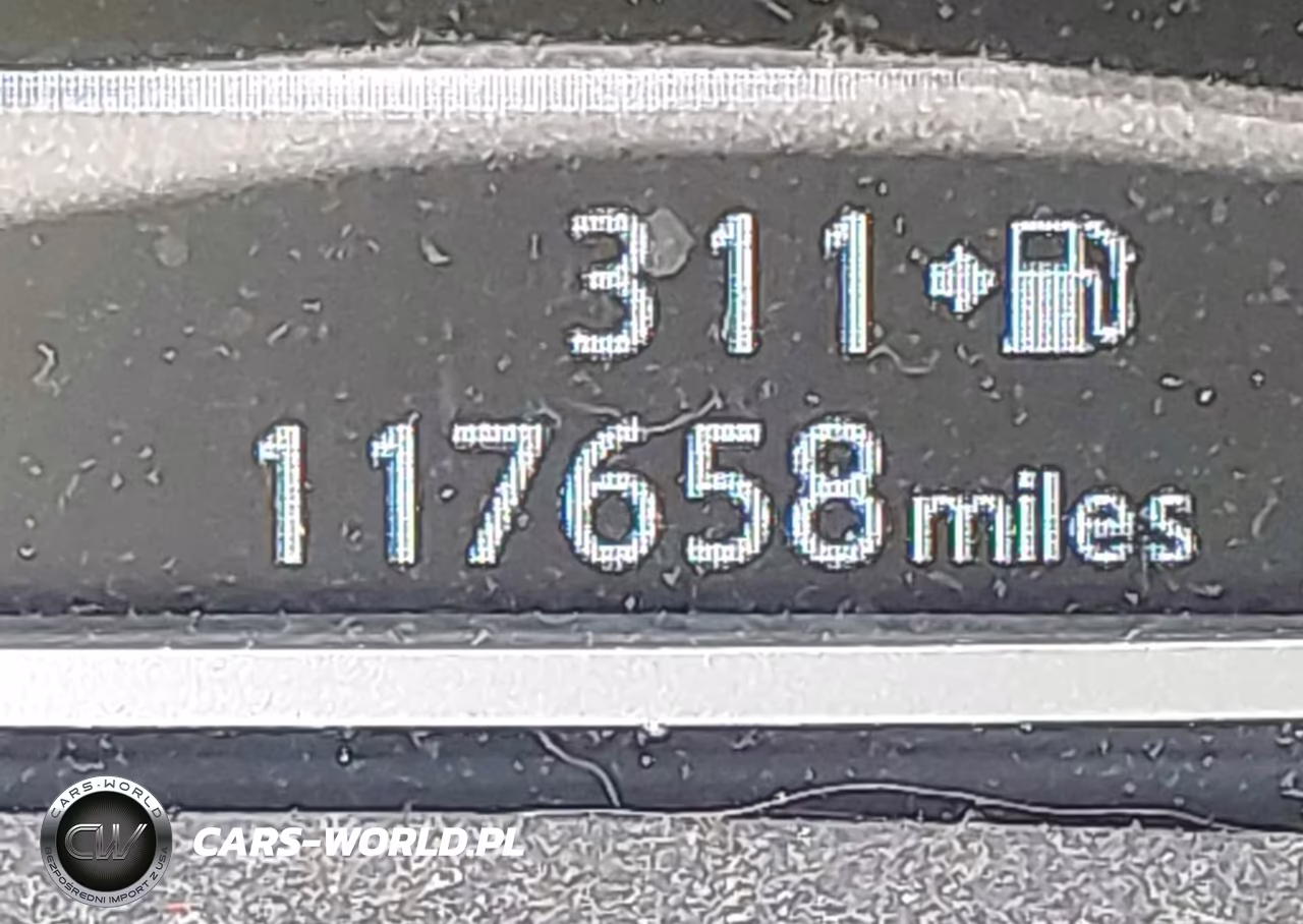 2018 Nissan Sentra Nismo VIN:3N1CB7AP8JY254982 - 15
