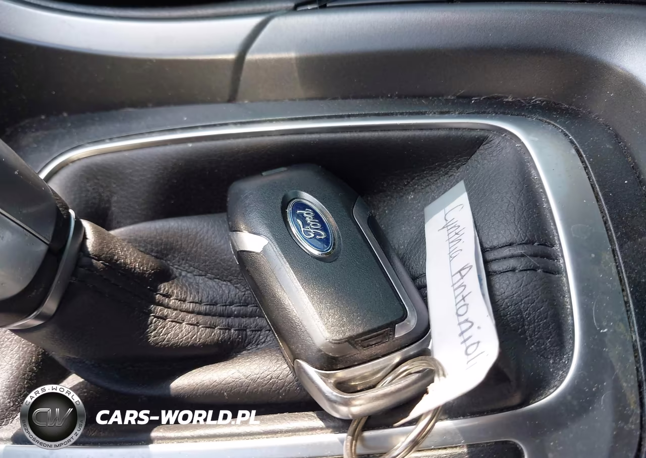 2014 Ford Fusion Energi Titanium VIN:3FA6P0SU2ER395155 - 11
