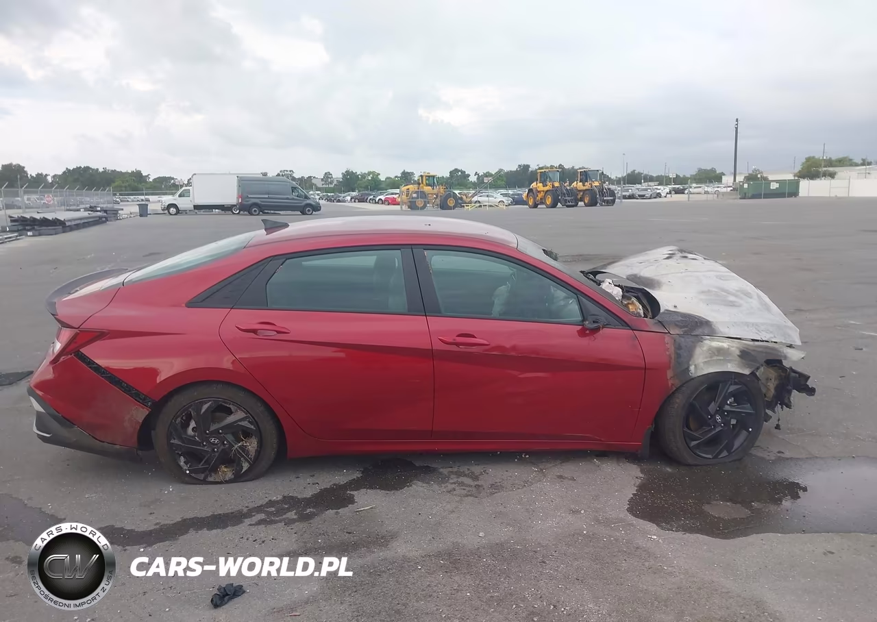 2026 Hyundai Elantra Sel Sport VIN:KMHLM4DG8TU105197 - 13