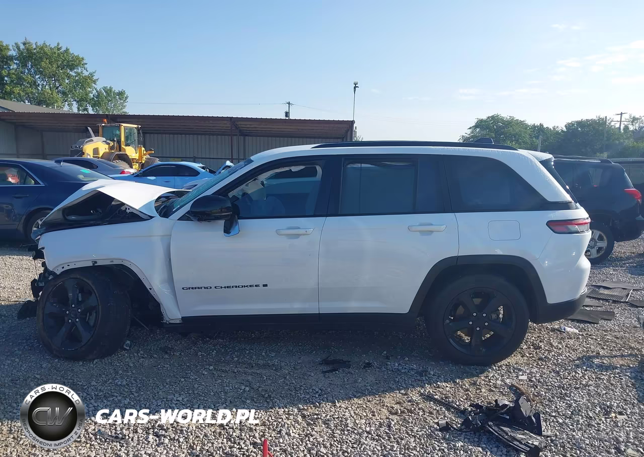 2024 Jeep Grand Cherokee Altitude 4X4 VIN:1C4RJHAG8RC216804 - 15