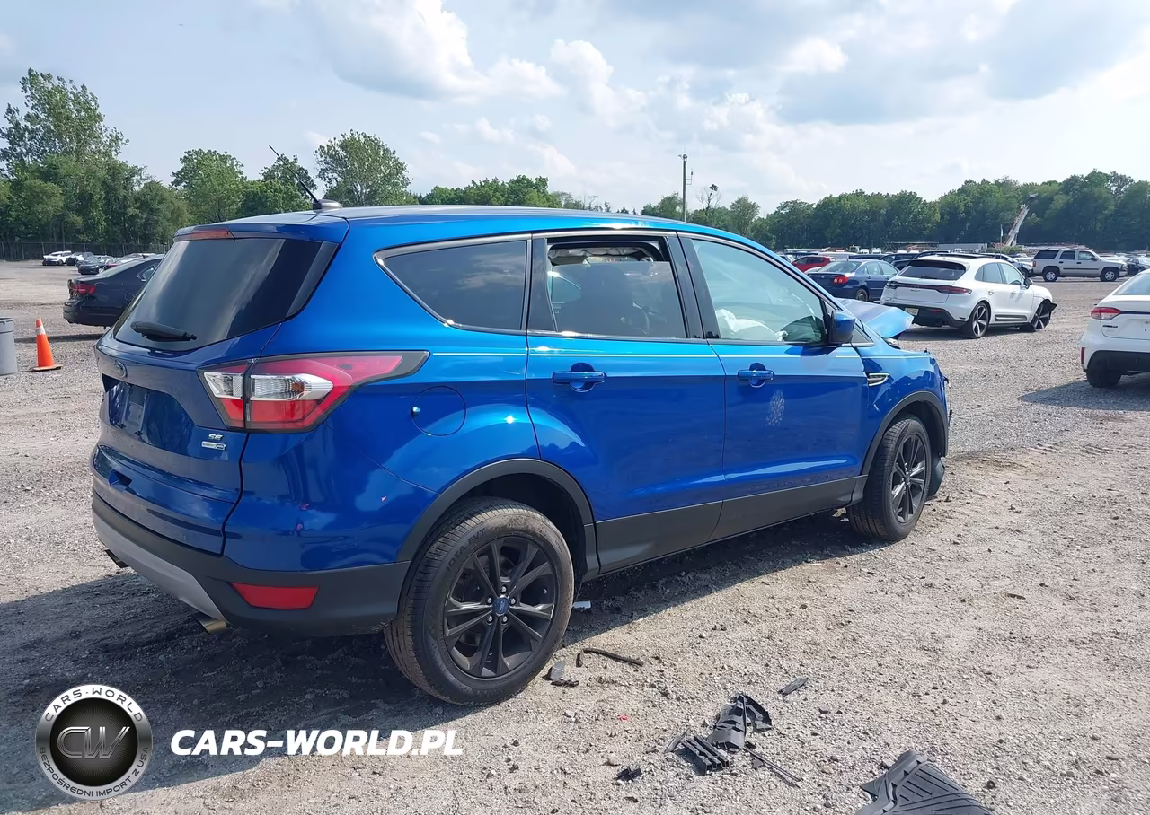 2017 Ford Escape Se VIN:1FMCU9GD4HUB48487 - 4