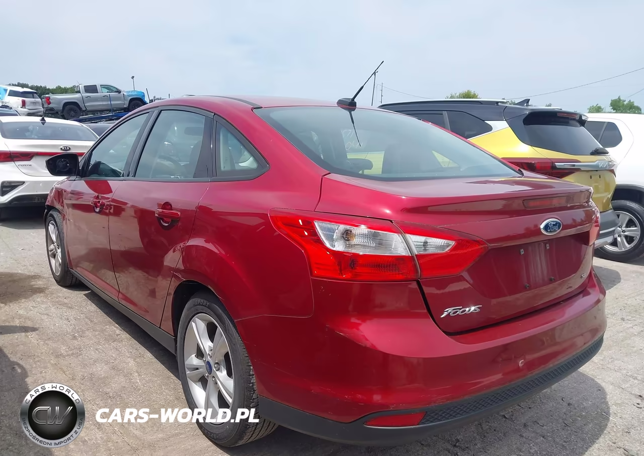2014 Ford Focus Se VIN:1FADP3F28EL401878 - 3