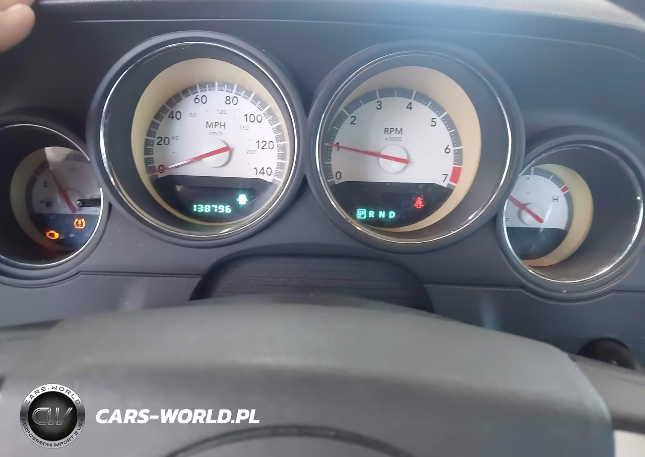 2010 Dodge Challenger Se VIN:2B3CJ4DV1AH205851 - 7