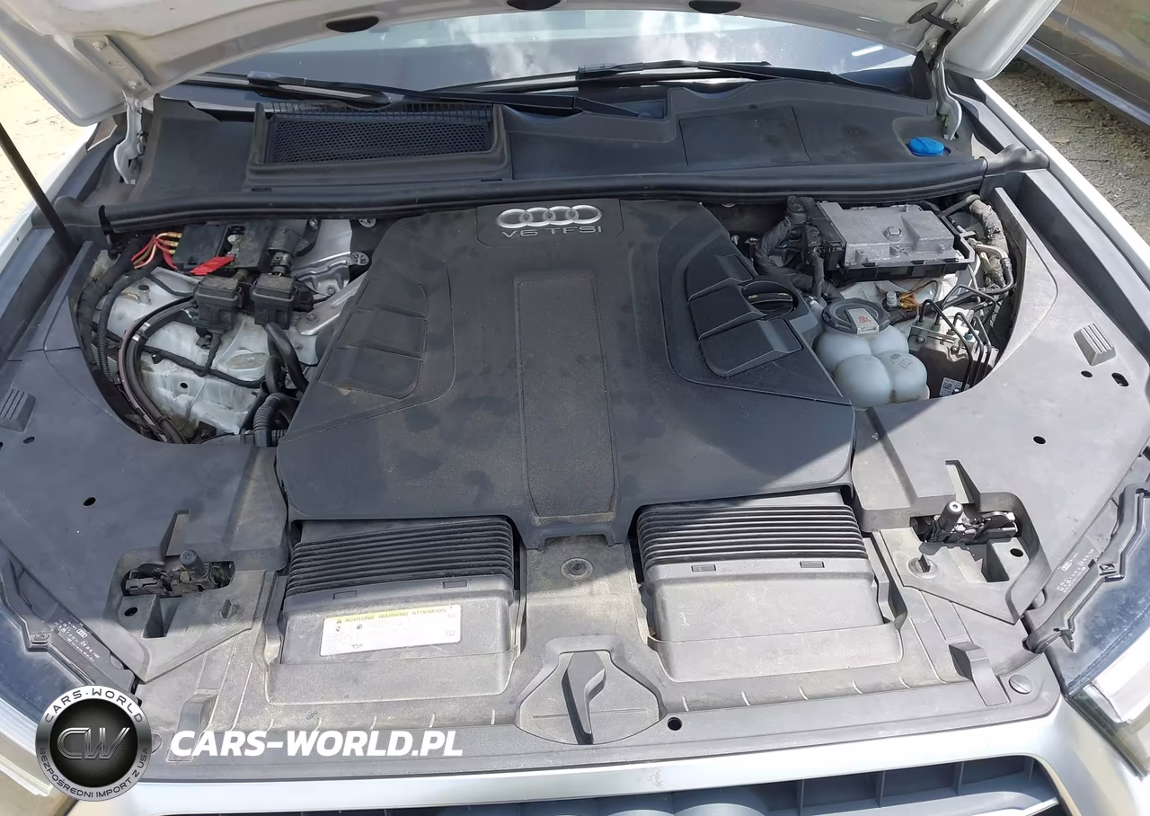 2017 Audi Q7 3.0T Premium VIN:WA1LAAF76HD050372 - 10
