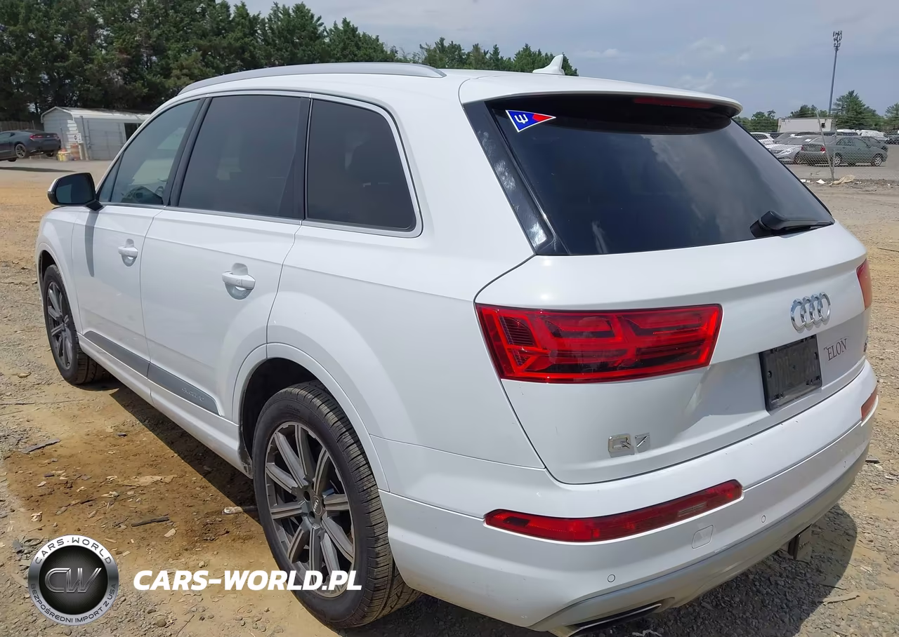 2017 Audi Q7 3.0T Premium VIN:WA1LAAF76HD050372 - 3