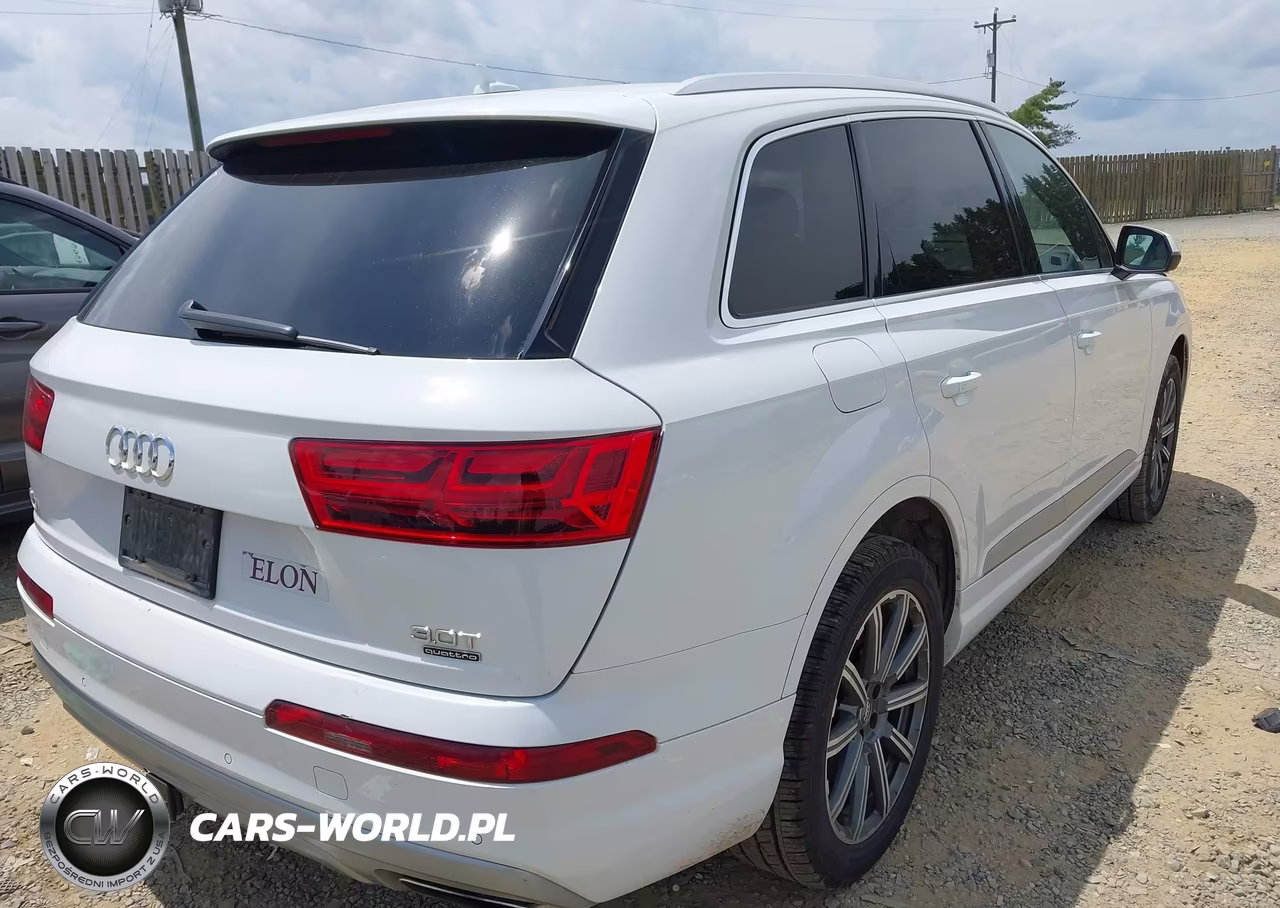2017 Audi Q7 3.0T Premium VIN:WA1LAAF76HD050372 - 4