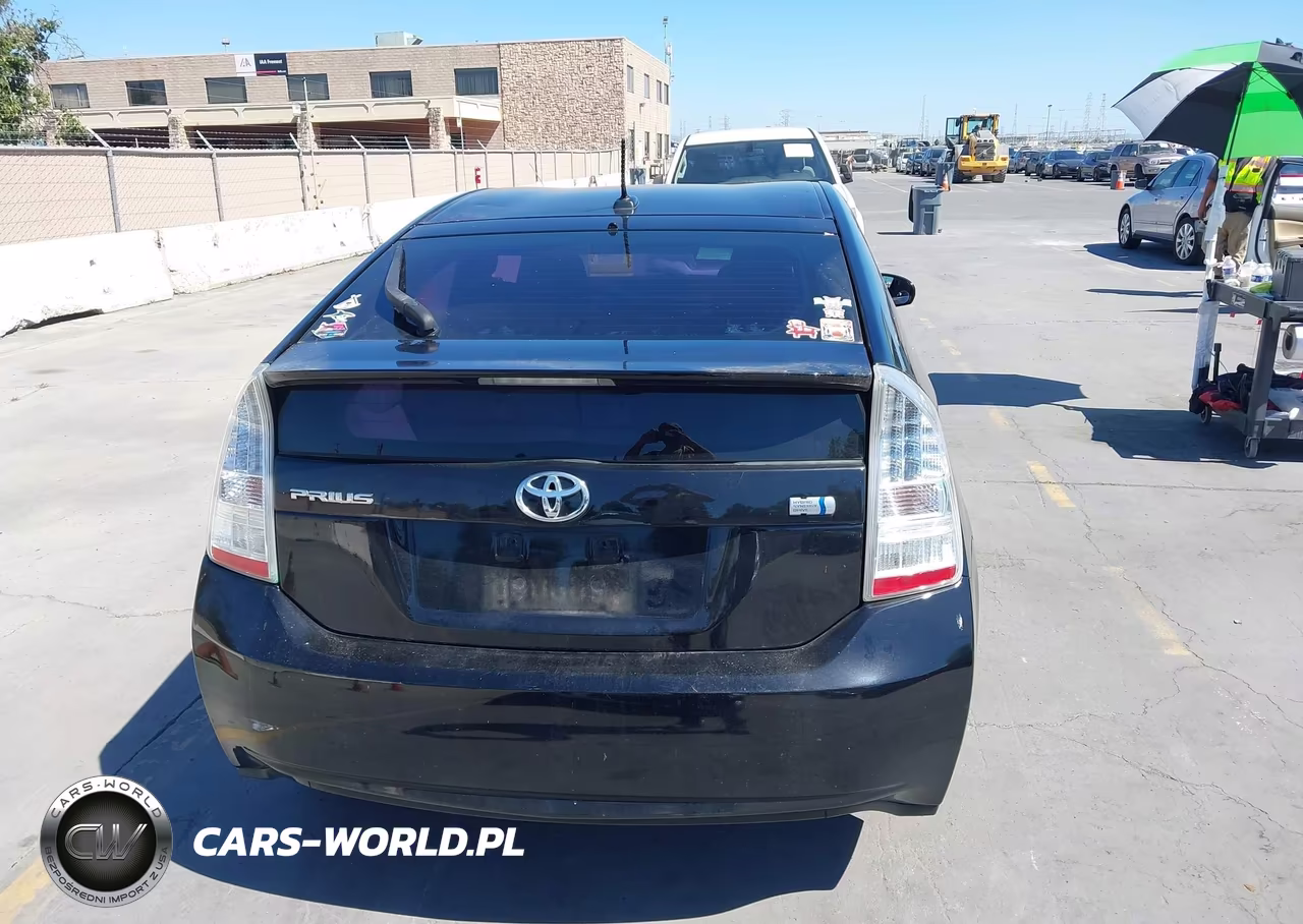 2011 Toyota Prius Two VIN:JTDKN3DU7B0269575 - 16