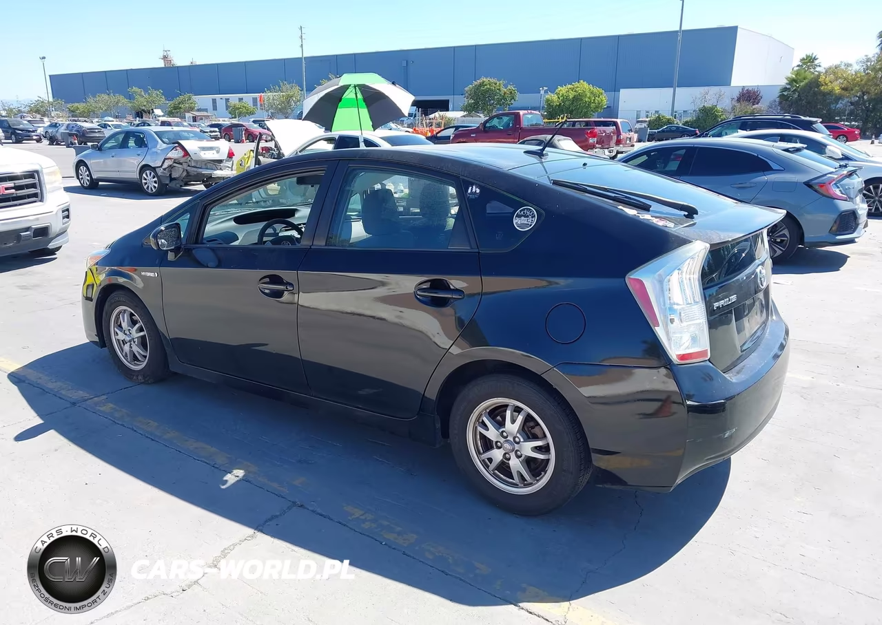 2011 Toyota Prius Two VIN:JTDKN3DU7B0269575 - 3