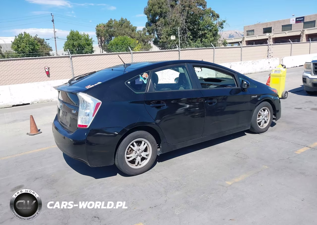 2011 Toyota Prius Two VIN:JTDKN3DU7B0269575 - 4