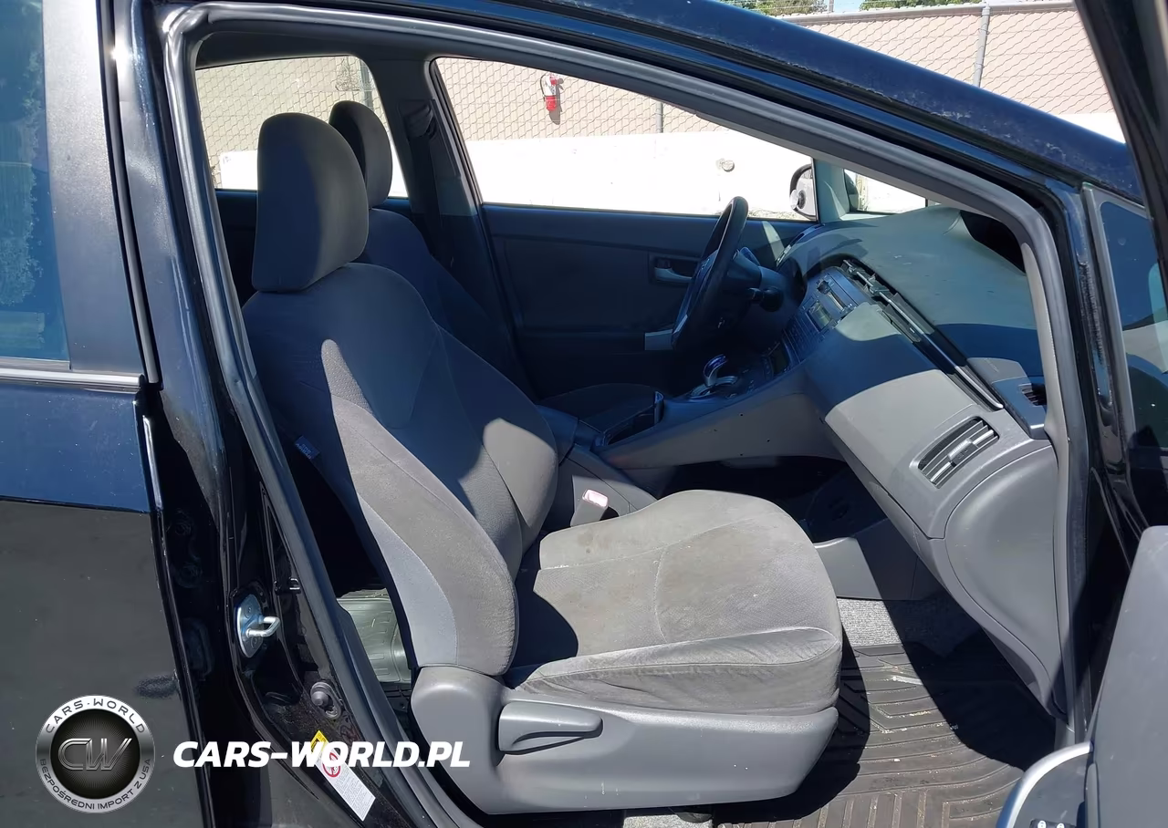2011 Toyota Prius Two VIN:JTDKN3DU7B0269575 - 5