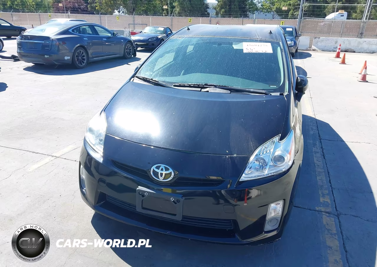 2011 Toyota Prius Two VIN:JTDKN3DU7B0269575 - 6