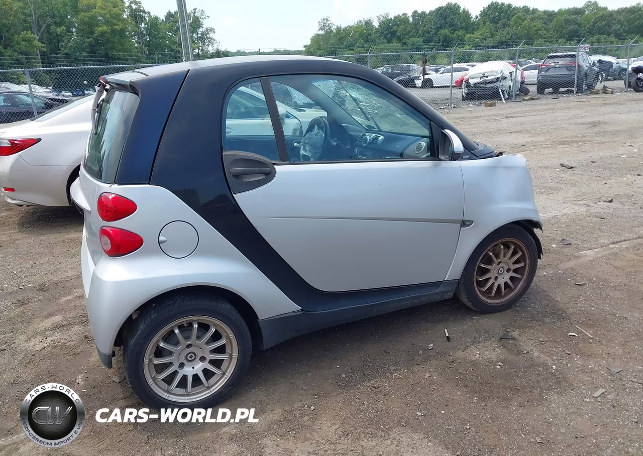 2011 Smart Fortwo Passion-Pure VIN:WMEEJ3BA4BK439964 - 4