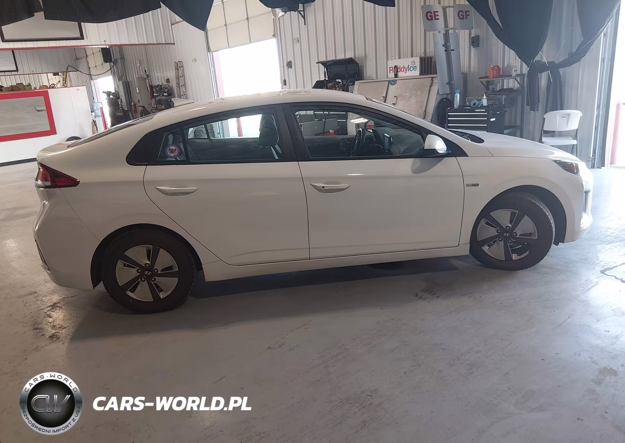 2020 Hyundai Ioniq Hybrid Blue VIN:KMHC65LC8LU220283 - 13