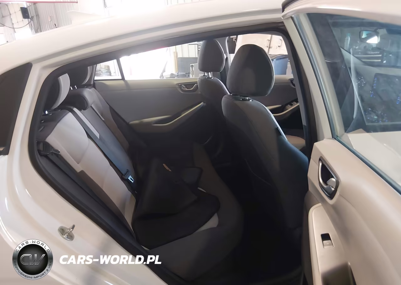 2020 Hyundai Ioniq Hybrid Blue VIN:KMHC65LC8LU220283 - 8