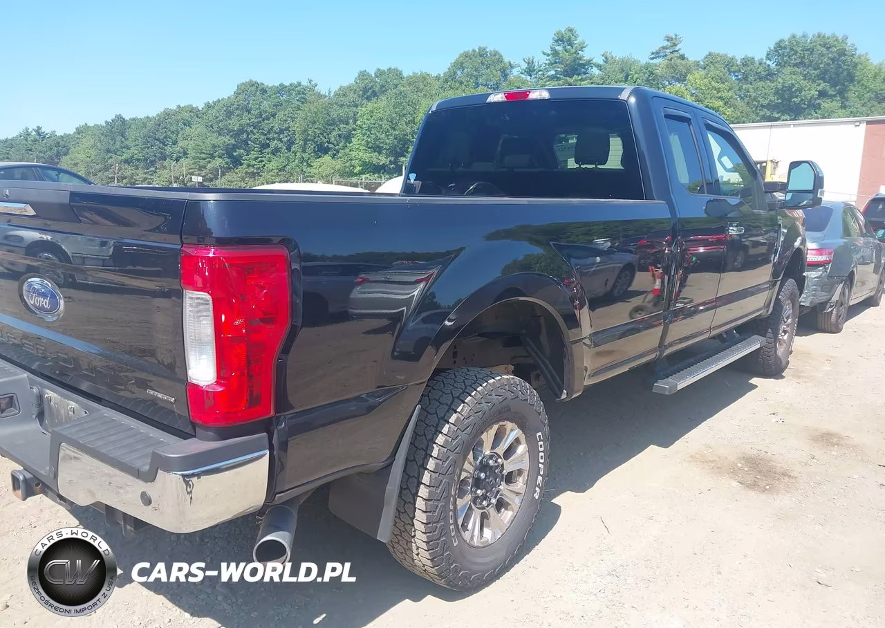 2017 Ford F-250 Xlt VIN:1FT7X2B69HED02828 - 4
