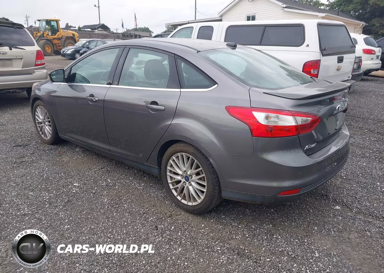 2014 Ford Focus Titanium VIN:1FADP3J21EL279579 - 3