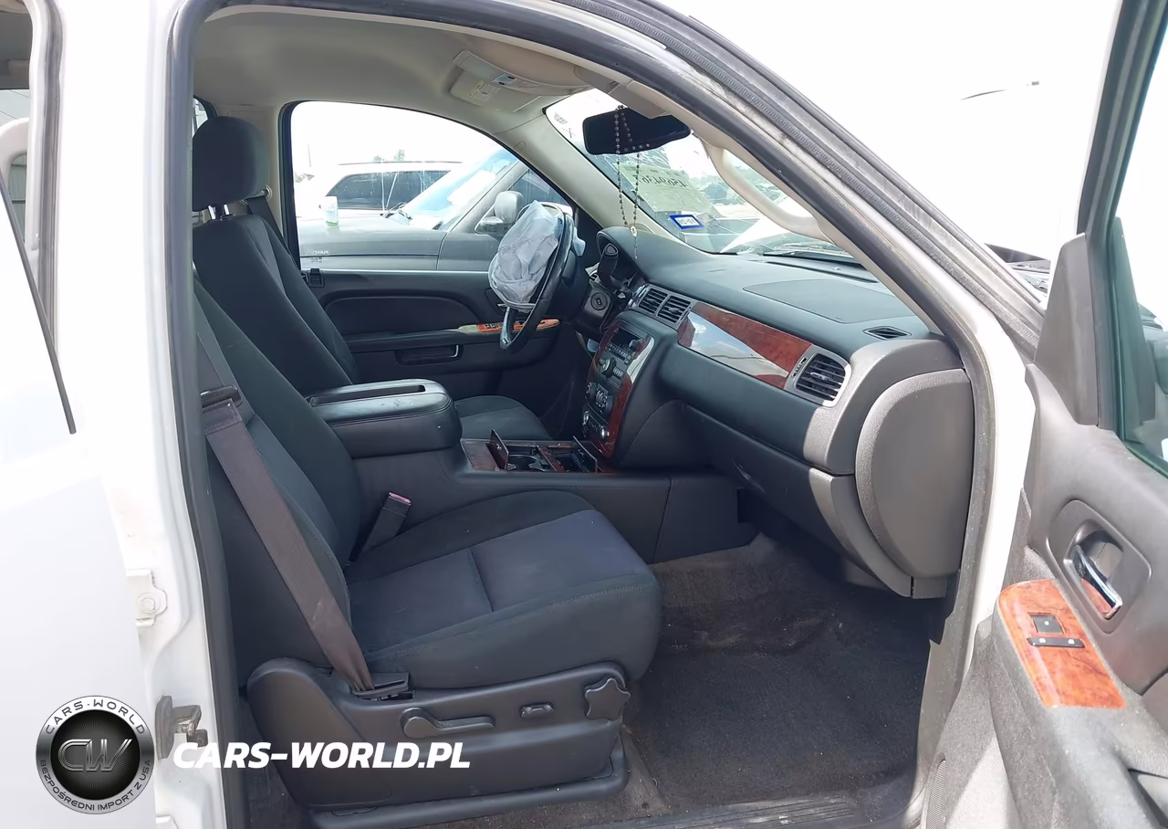 2014 Chevrolet Tahoe Ls VIN:1GNSCAE04ER107870 - 5