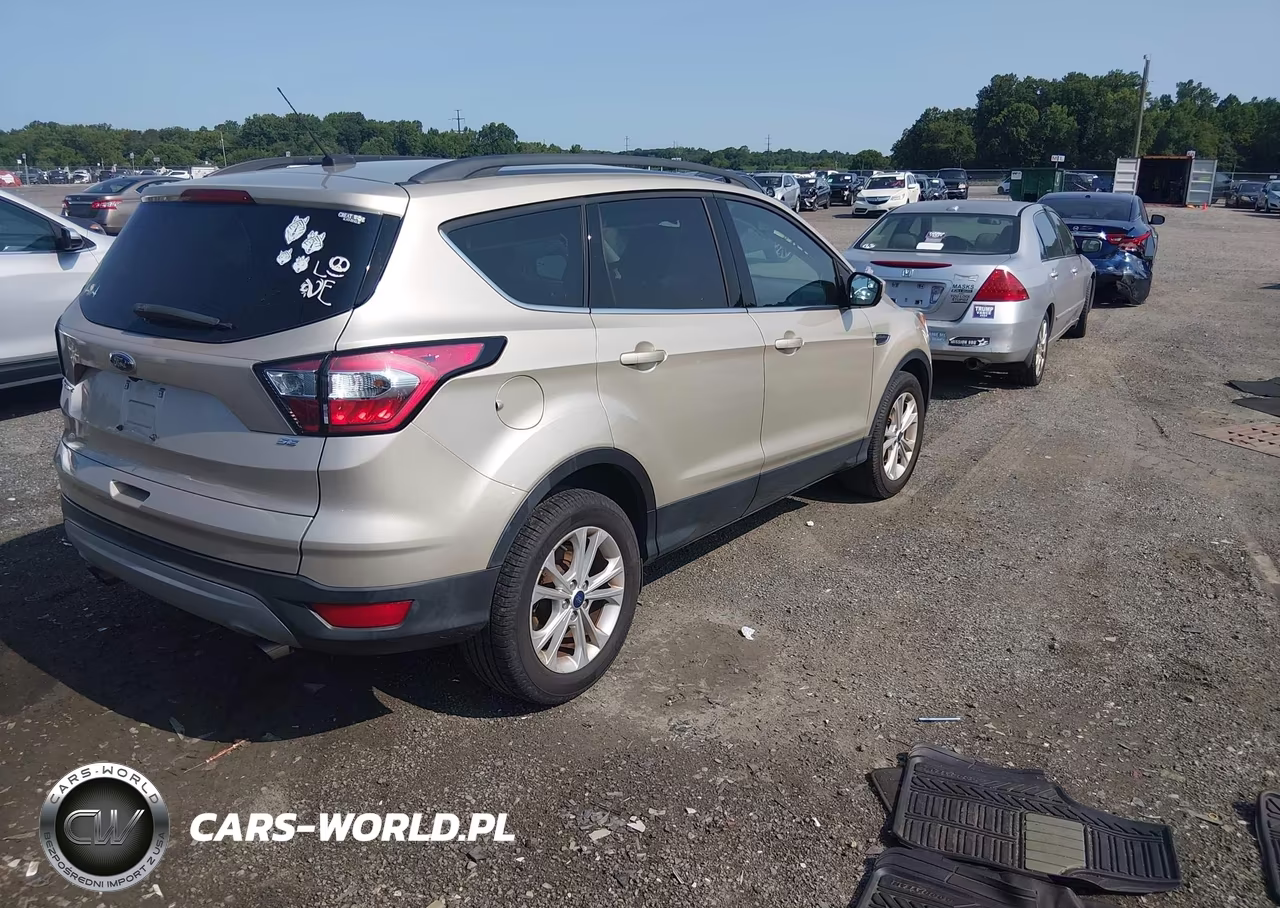 2018 Ford Escape Se VIN:1FMCU0GD0JUC73939 - 4