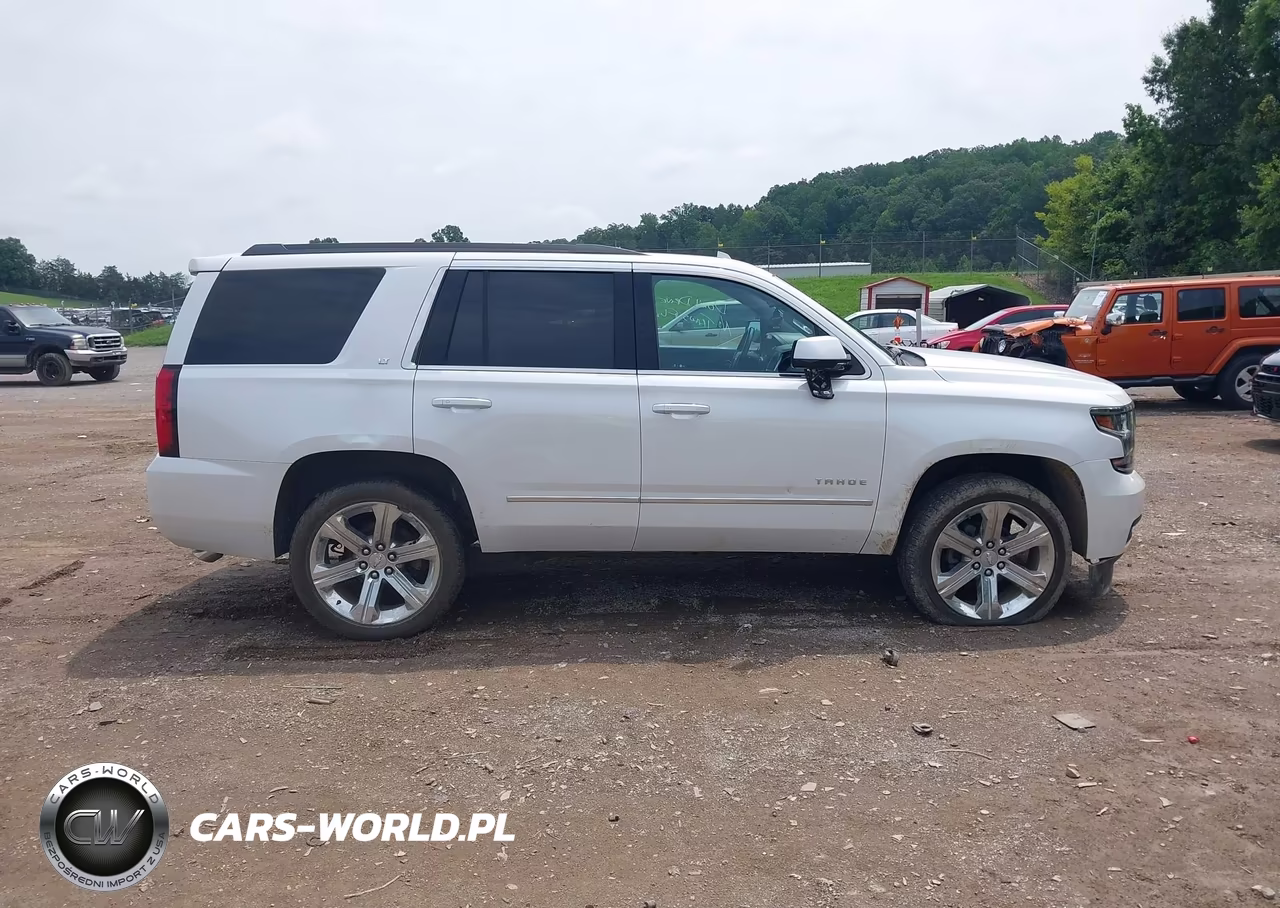 2018 Chevrolet Tahoe Lt VIN:1GNSKBKC9JR355548 - 13