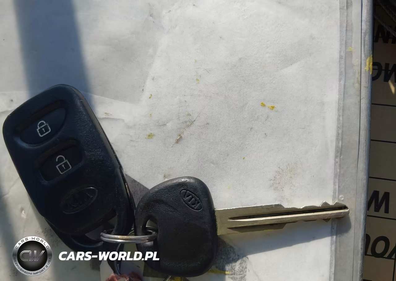 2010 Kia Soul + VIN:KNDJT2A24A7106628 - 11