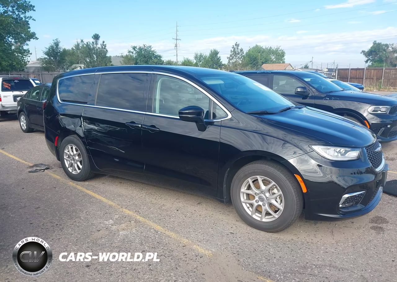 2024 Chrysler Pacifica Touring L VIN:2C4RC1BG5RR136576 - 13