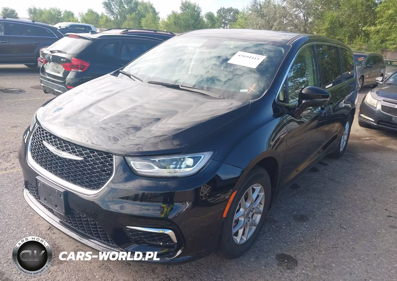2024 Chrysler Pacifica Touring L VIN:2C4RC1BG5RR136576 - 2