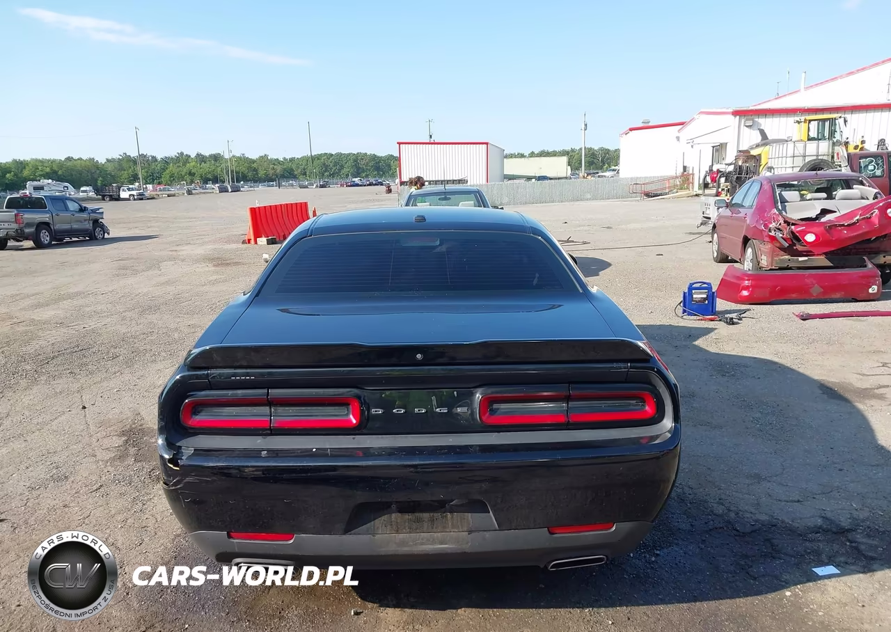 2019 Dodge Challenger Sxt VIN:2C3CDZAG5KH627779 - 17
