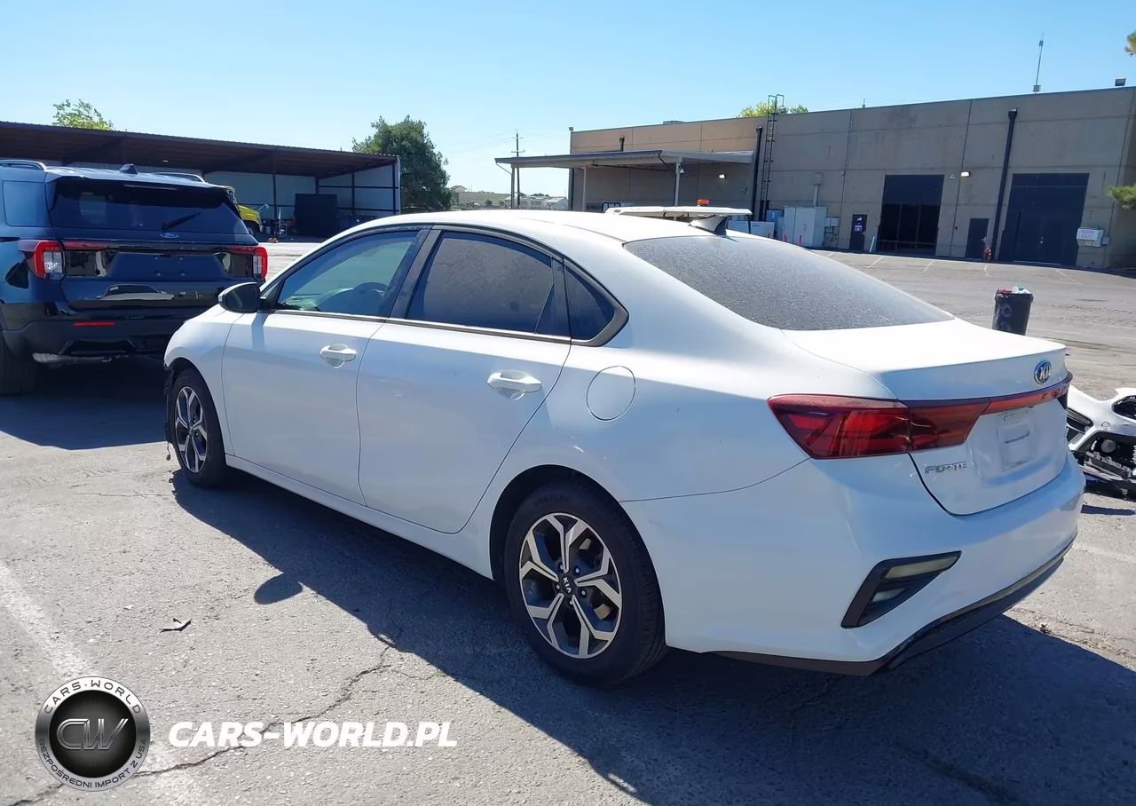 2020 Kia Forte Lxs VIN:3KPF24AD3LE256206 - 3