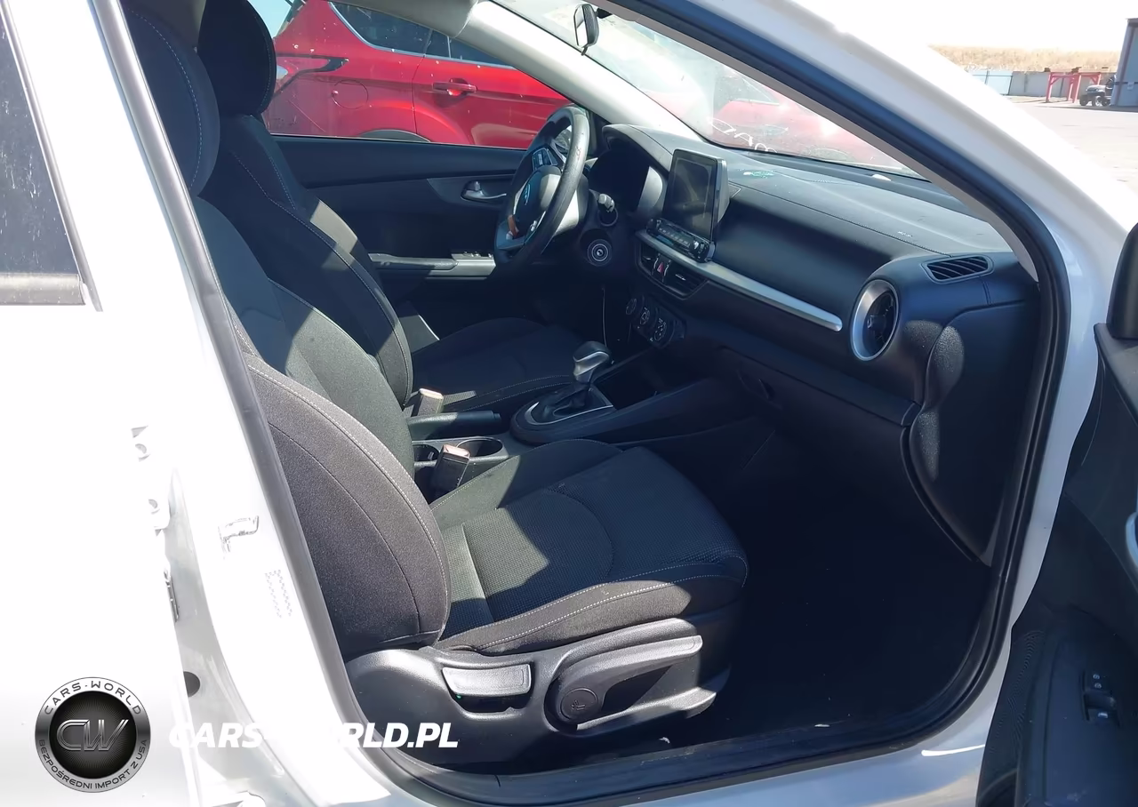 2020 Kia Forte Lxs VIN:3KPF24AD3LE256206 - 5