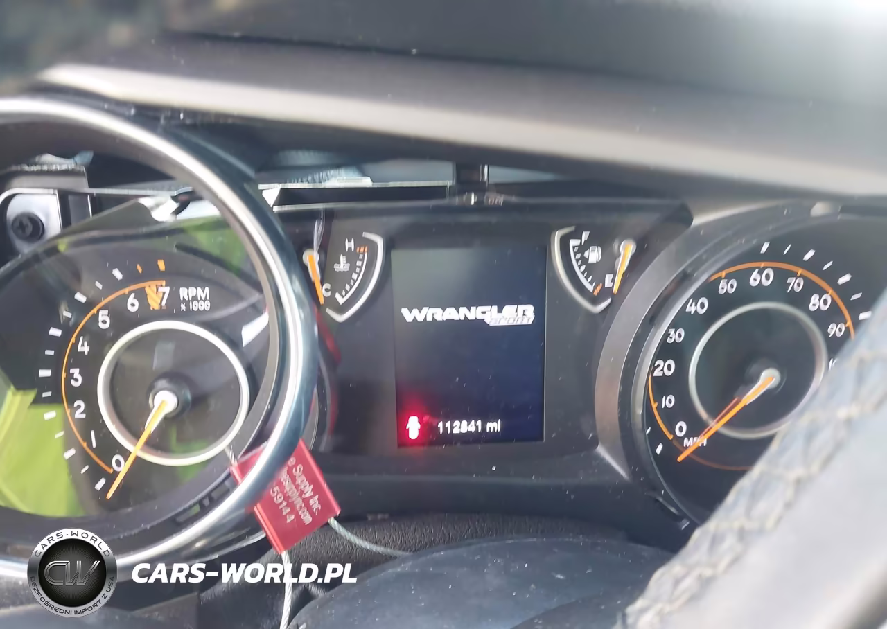 2020 Jeep Wrangler Unlimited Sport S 4X4 VIN:1C4HJXDG4LW297260 - 7