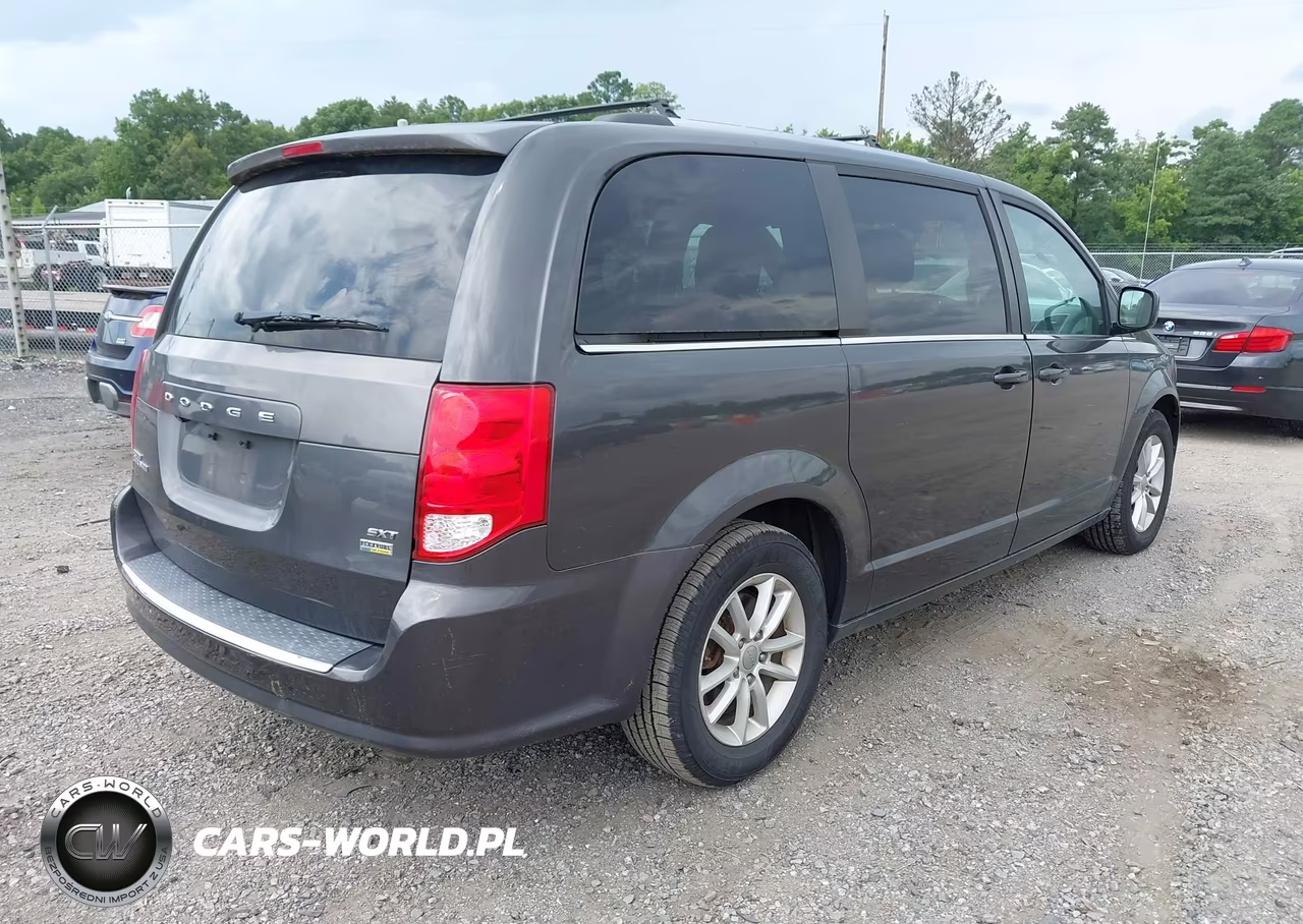 2019 Dodge Grand Caravan Sxt VIN:2C4RDGCG9KR563912 - 4
