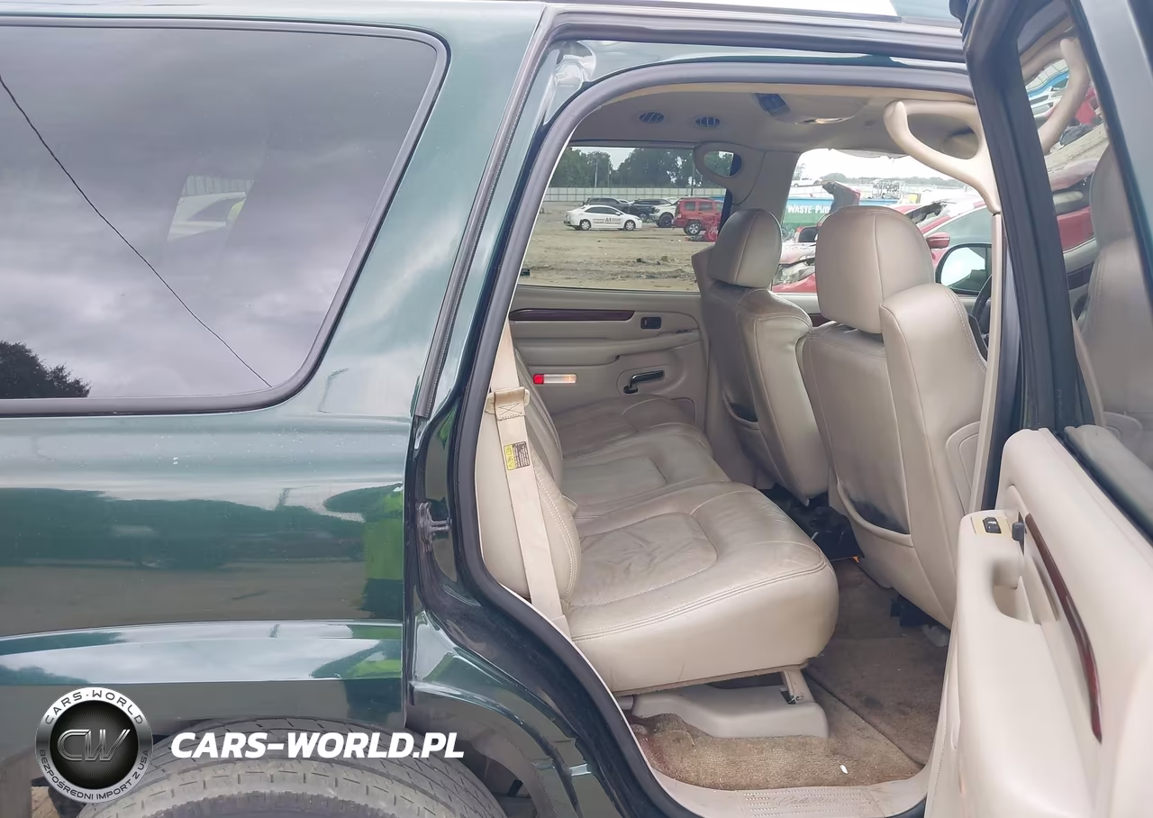 2002 Cadillac Escalade Standard VIN:1GYEC63T12R182709 - 8